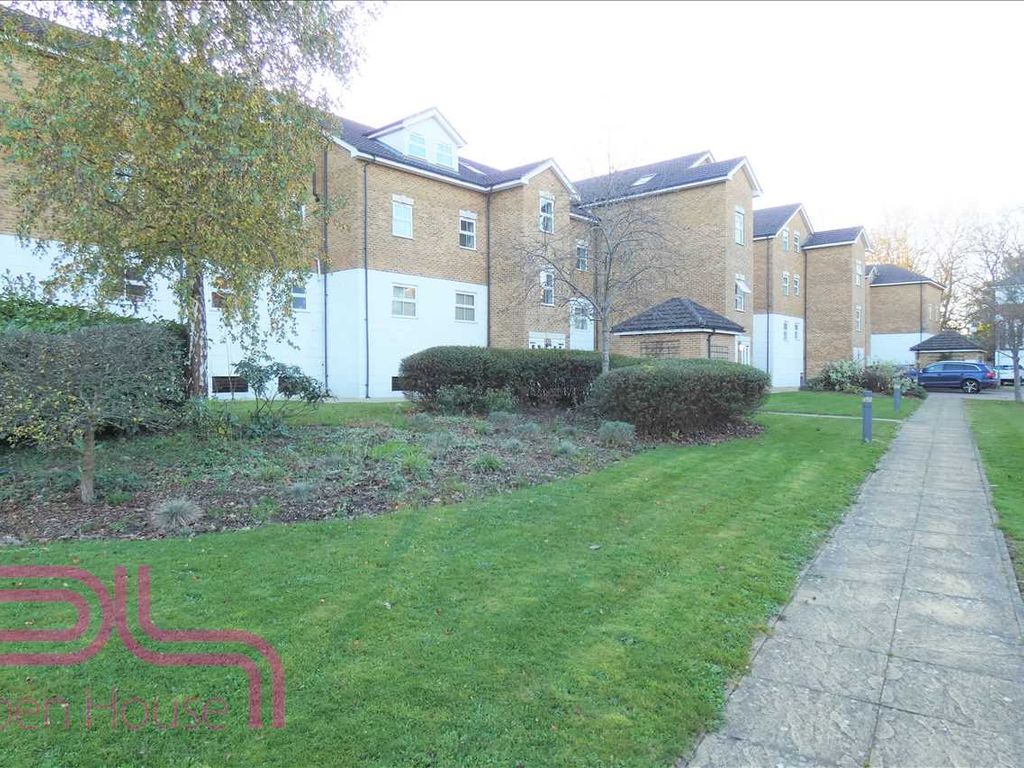3 bed flat to rent in Old Mill Place, Wraysbury, Staines-Upon-Thames TW19, £1,850 pcm