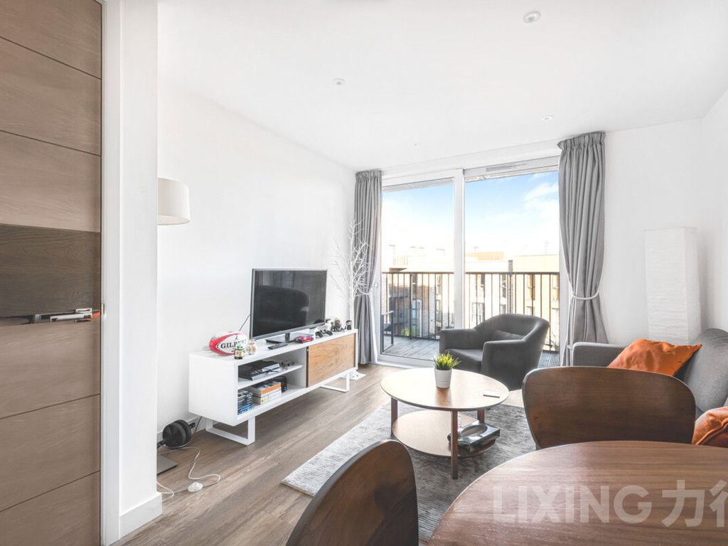 1 bed flat for sale in Whiting Way, Canada Water SE16, £430,000
