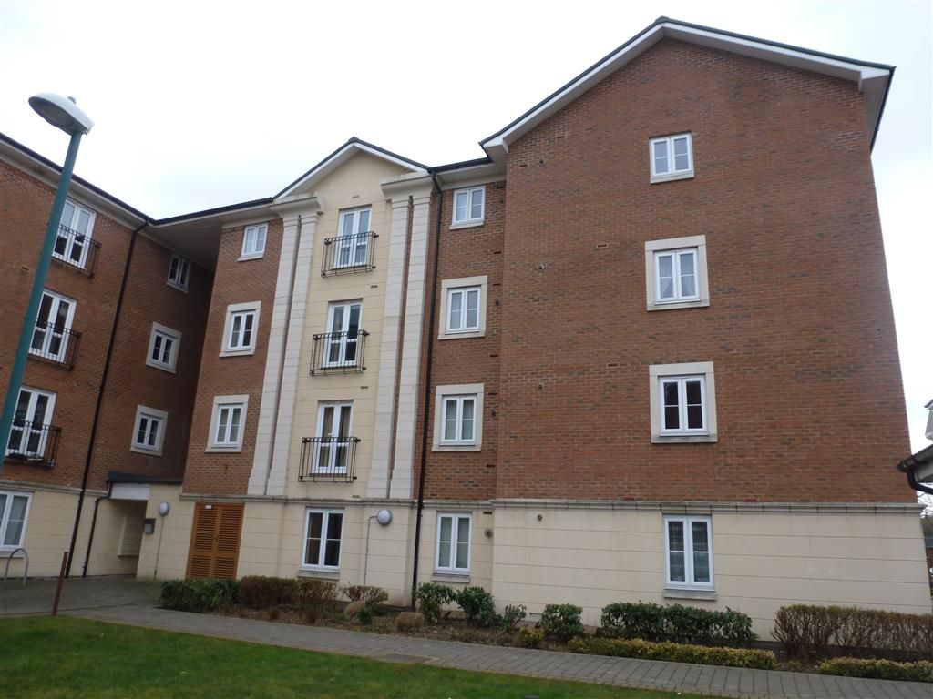 1 bed flat to rent in Brunel Crescent, Swindon SN2, £850 pcm