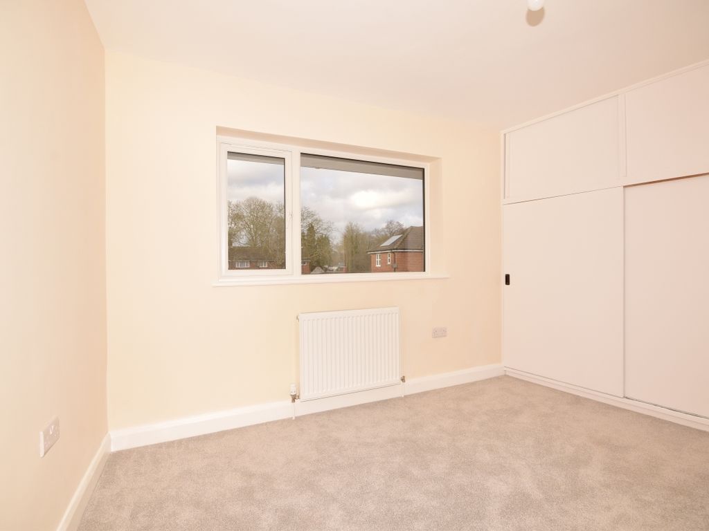 3 bed end terrace house to rent in Juniper Road, Crawley RH11, £1,850 pcm
