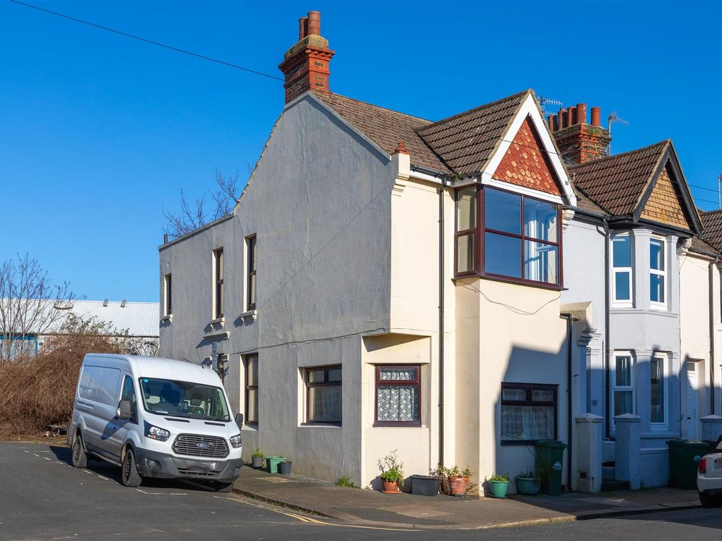 3 bed end terrace house for sale in Payne Avenue, Hove BN3, £425,000