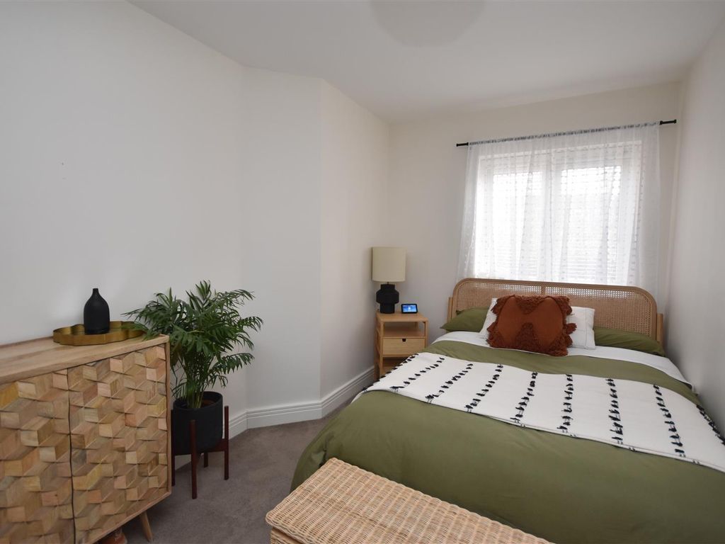 1 bed flat for sale in Leighton Road, Linslade LU7, £166,000