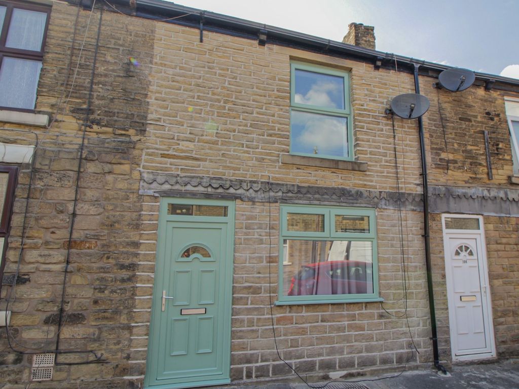 3 bed terraced house to rent in Victoria Street, Glossop, Derbyshire SK13, £900 pcm
