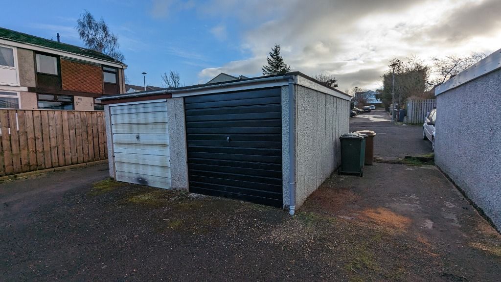Parking/garage to rent in Buckstone Hill, Fairmilehead, Edinburgh EH10, £150 pcm