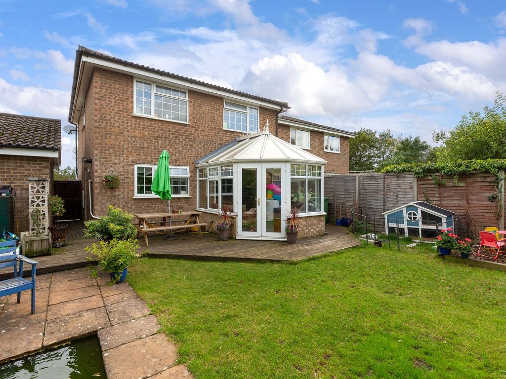 4 bed detached house for sale in Tower Close, Bassingbourn SG8, £475,000