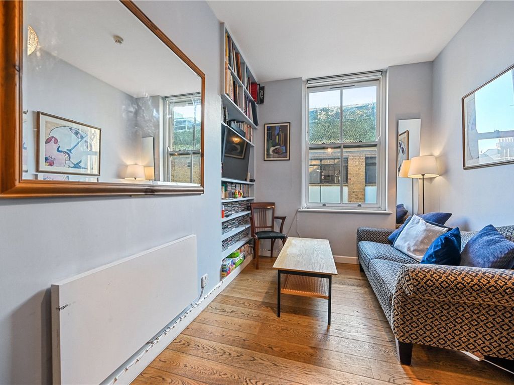 2 bed flat for sale in Theobalds Road, London WC1X, £650,000