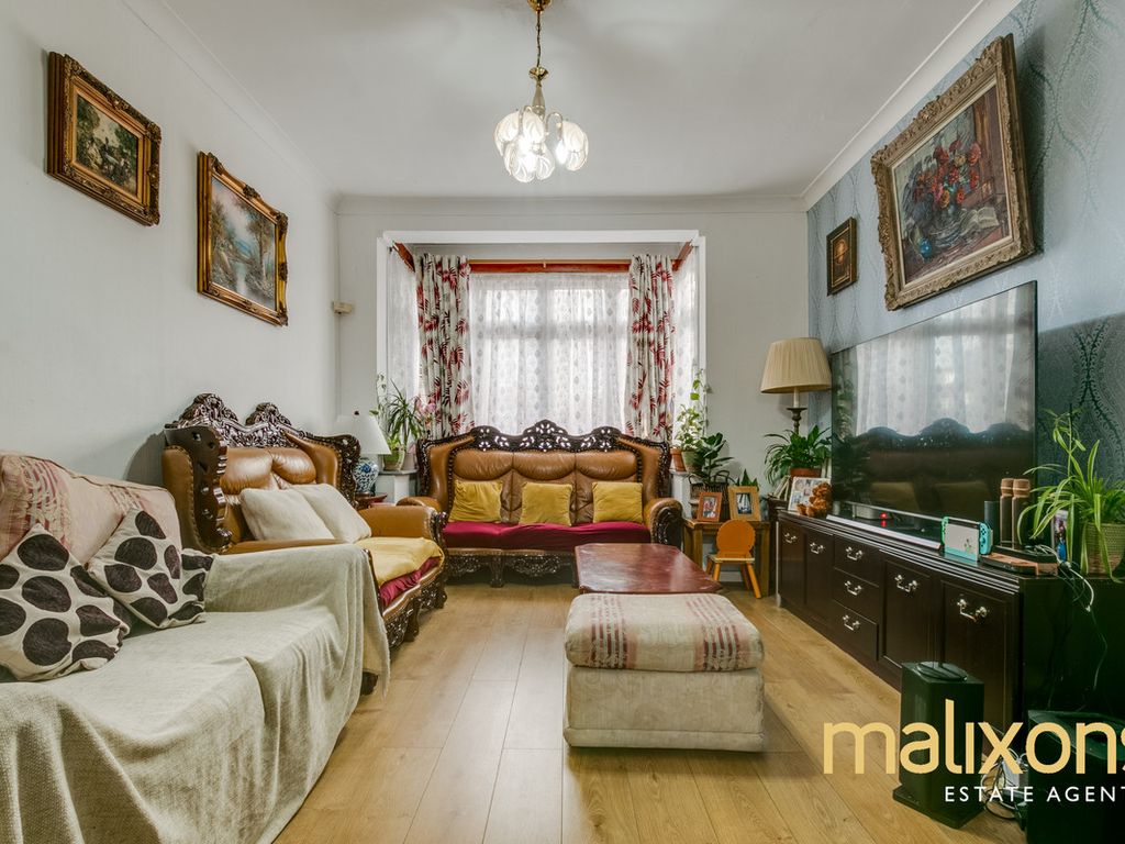4 bed terraced house for sale in Fishponds Road, London SW17, £750,000