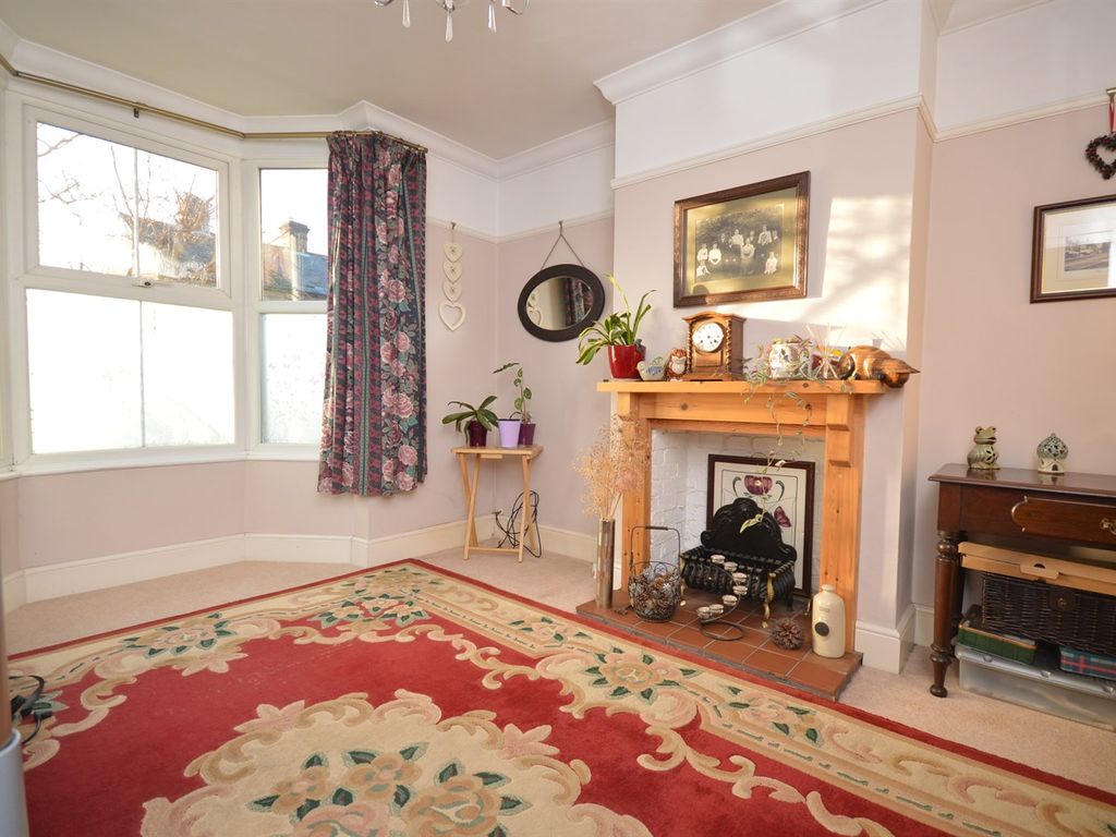 3 bed property for sale in Cressing Road, Braintree CM7, £325,000