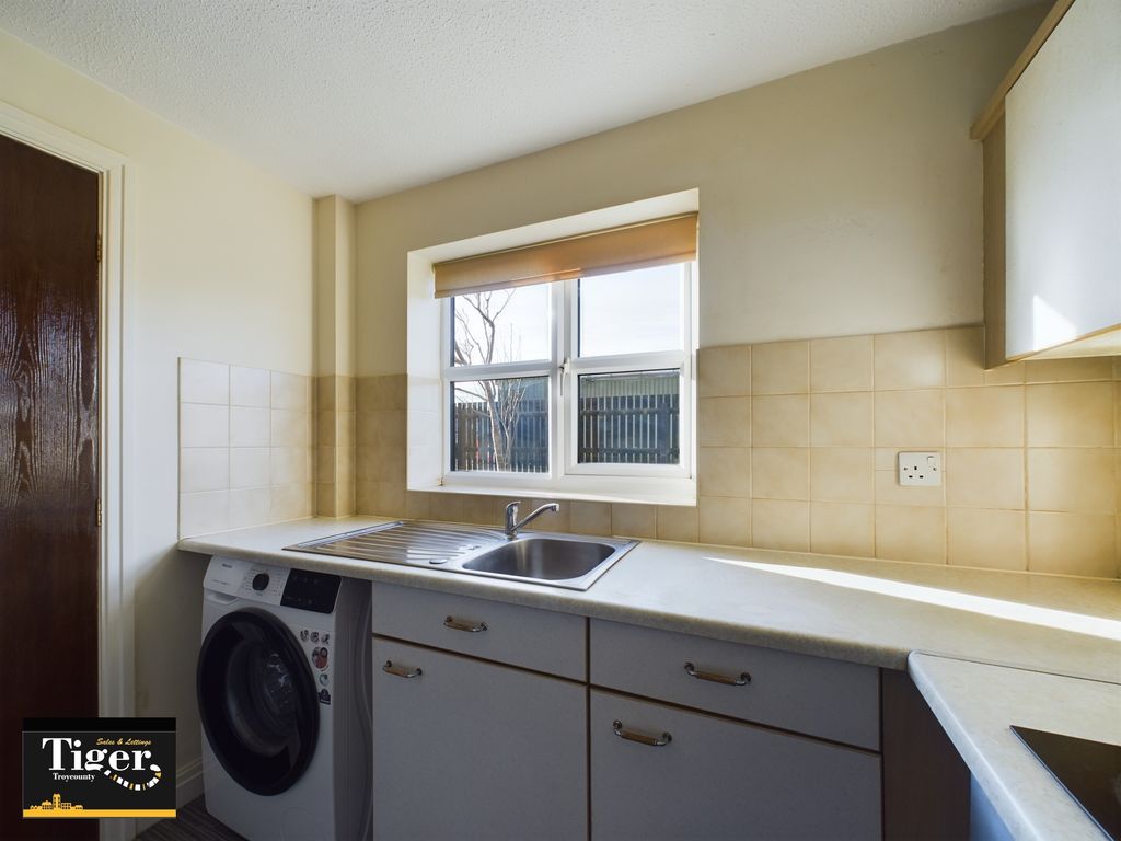 1 bed flat for sale in Oakwood Close, Blackpool FY4, £89,950