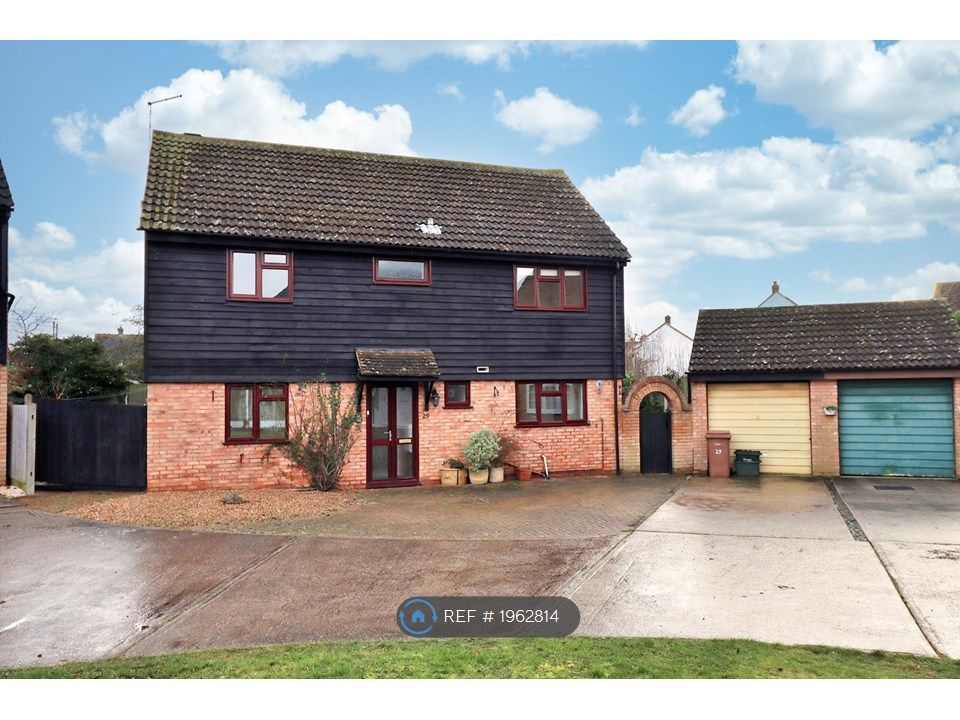 4 bed detached house to rent in Menish Way, Chelmsford CM2, £2,500 pcm