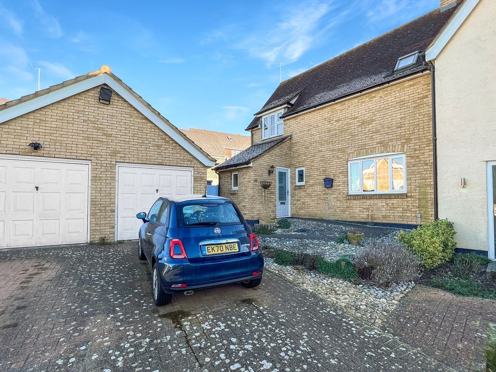 3 bed semi-detached house for sale in Mill Park Drive, Braintree CM7, £340,000