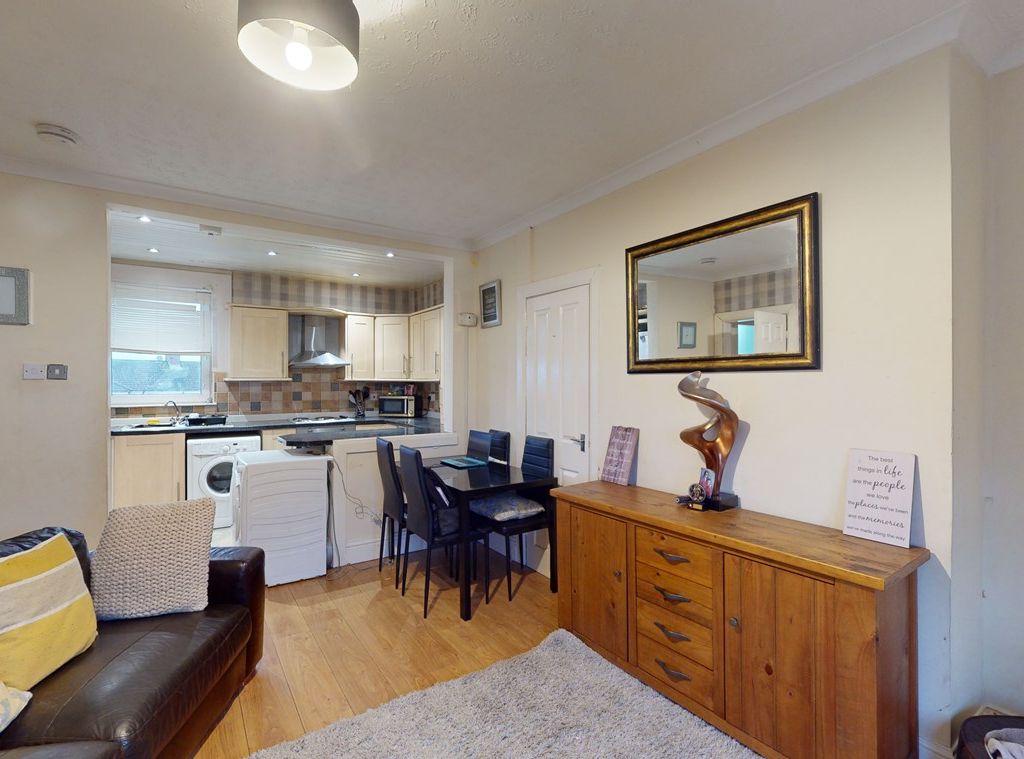 3 bed flat for sale in Reid Street, Airdrie ML6, £79,995