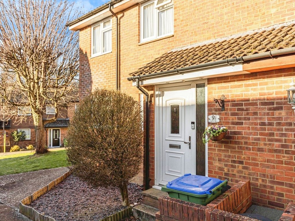 3 bed end terrace house for sale in Whitegates Close, South Chailey, Lewes BN8, £325,000