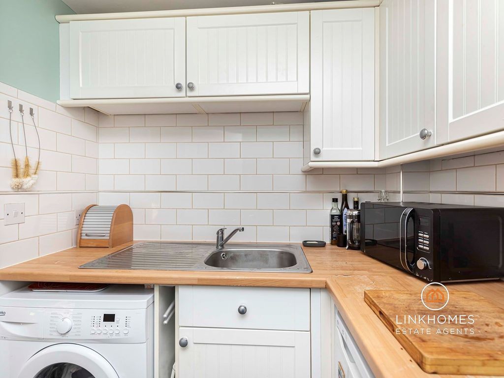 2 bed flat for sale in Northcote Road, Bournemouth BH1, £175,000