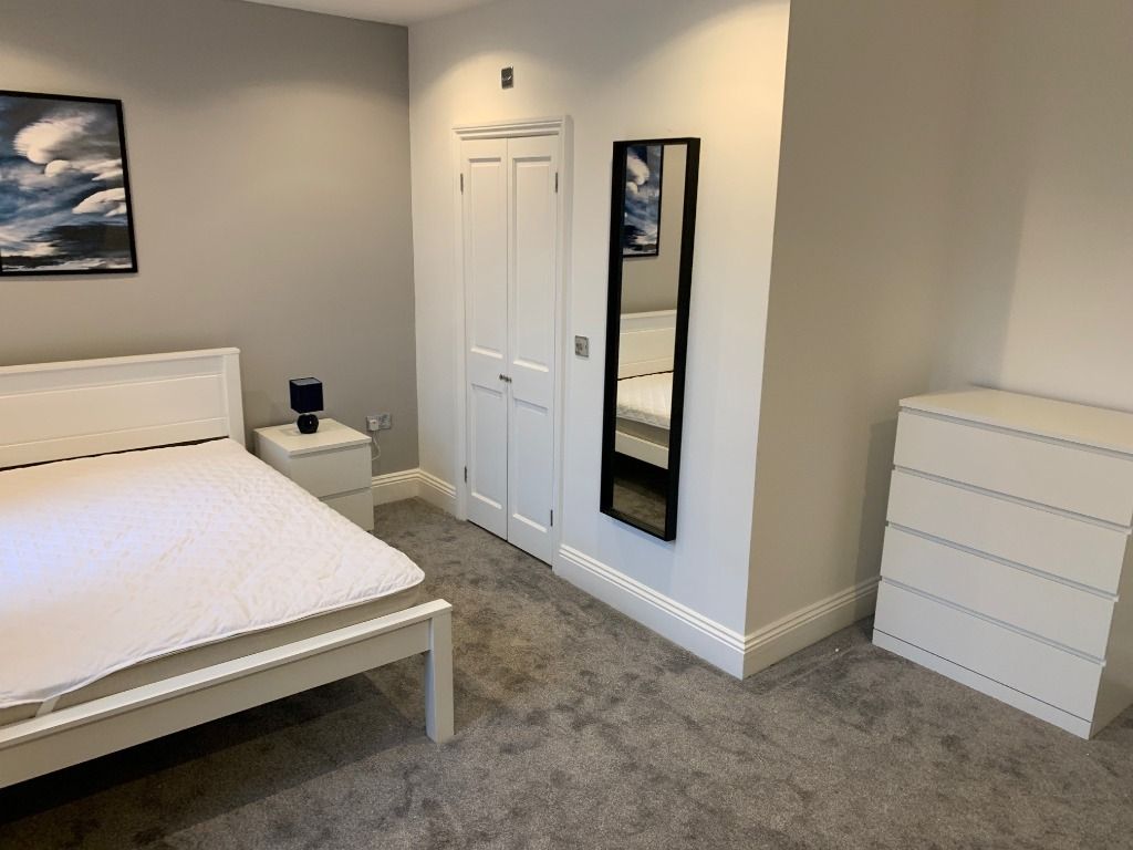 6 bed end terrace house to rent in City Road, Edgbaston, Birmingham B16, £3,500 pcm
