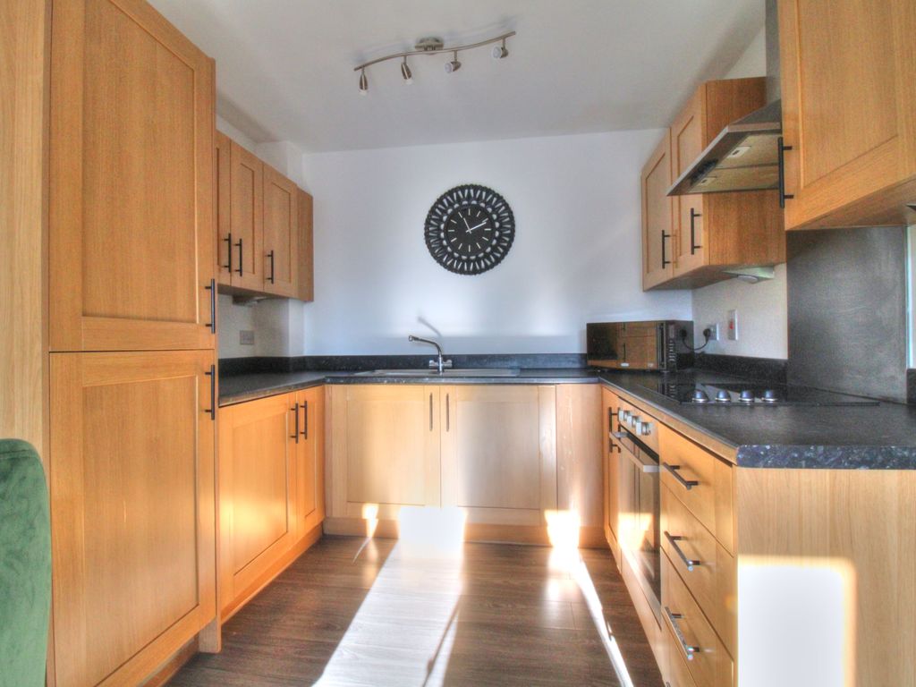 1 bed flat for sale in Southernhay Close, Basildon SS14, £200,000