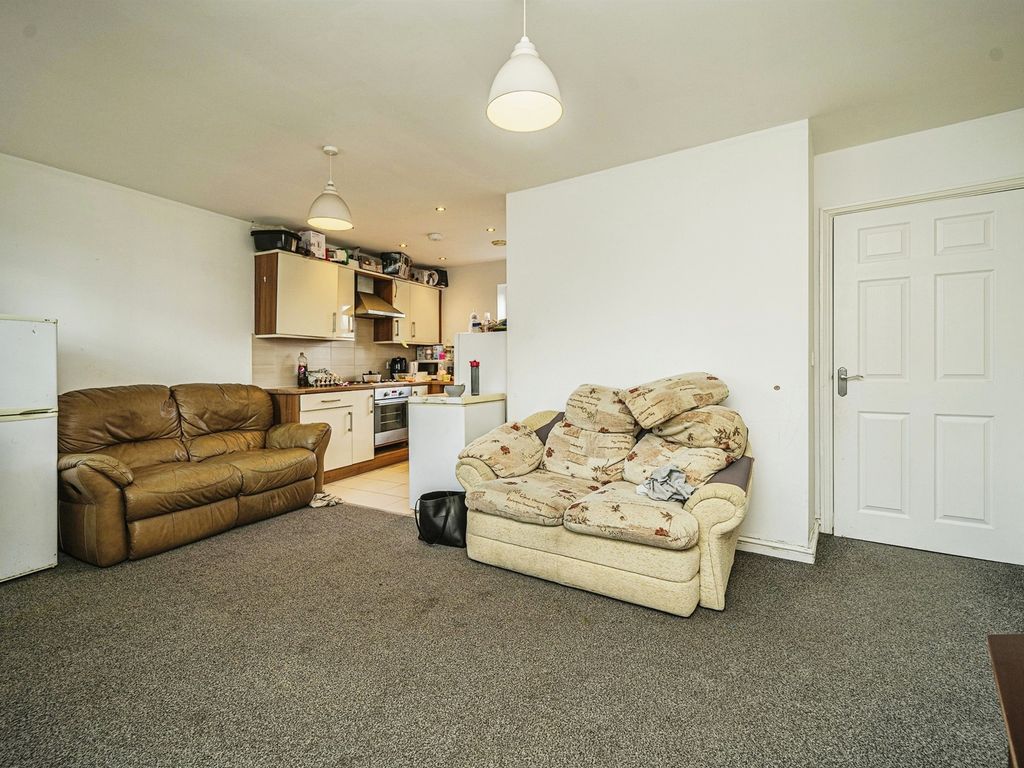 2 bed flat for sale in Tempest Street, City Centre, Wolverhampton WV2, £125,000