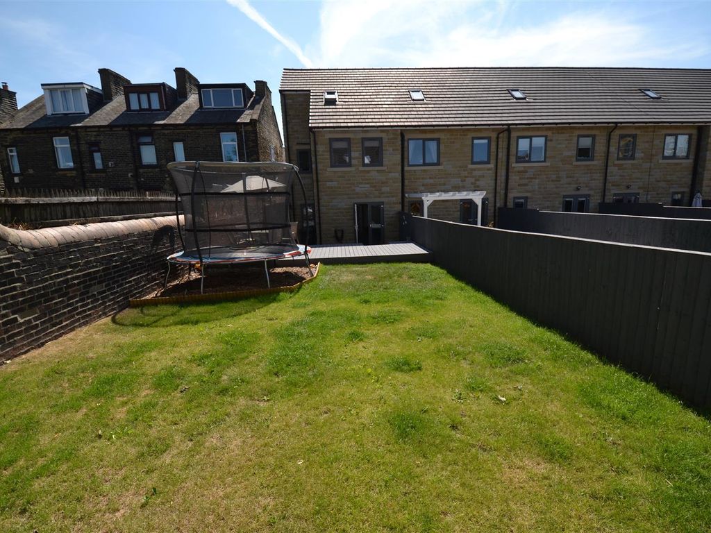 4 bed town house for sale in Station Mews, Terry Road, Low Moor, Bradford BD12, £245,000