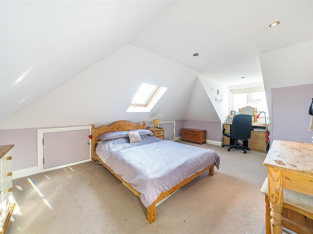 7 bed detached house for sale in Hillside Road, Epsom KT17, £1,300,000