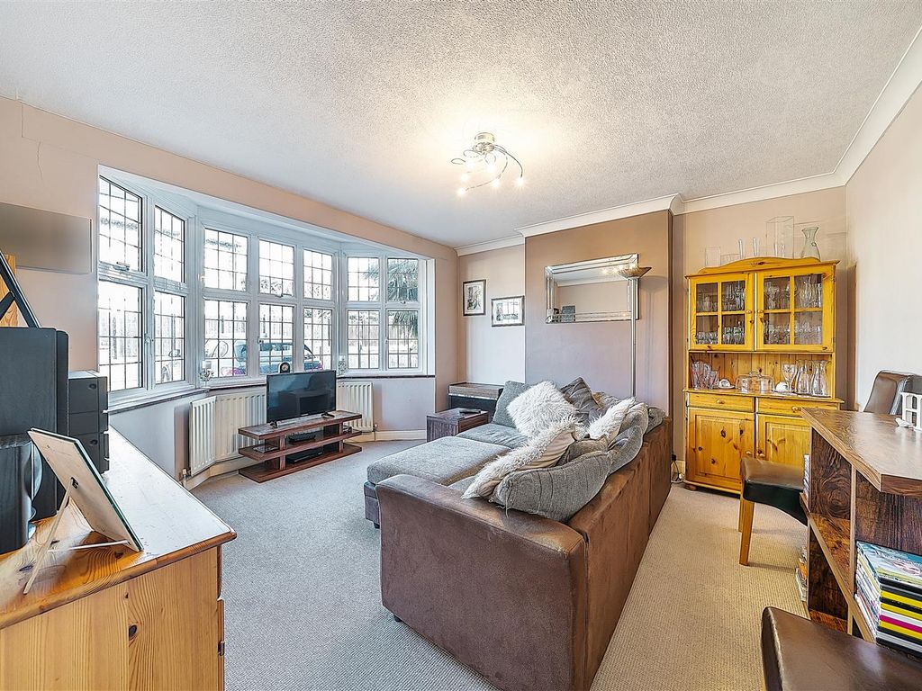 7 bed detached house for sale in Hillside Road, Epsom KT17, £1,300,000
