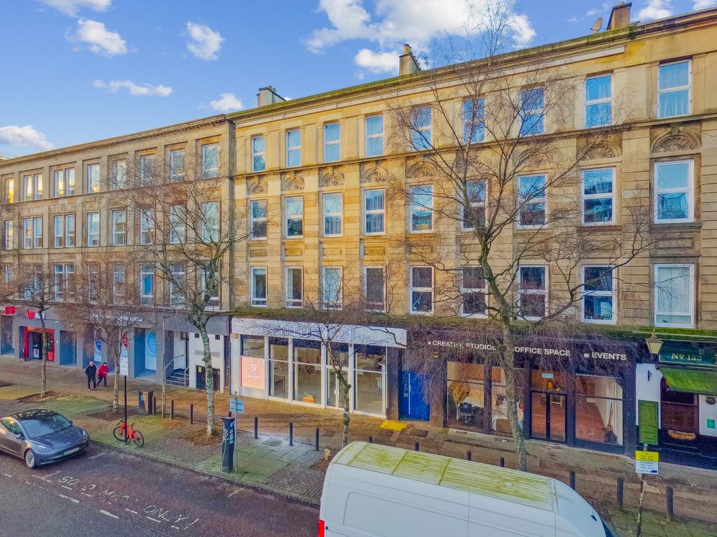 3 bed flat for sale in North Street, Charing Cross, Glasgow G3, £249,000