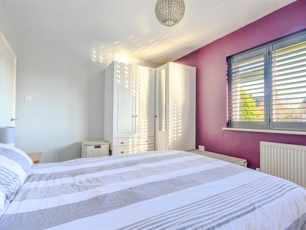 2 bed detached bungalow for sale in Claverham Way, Battle TN33, £301,500