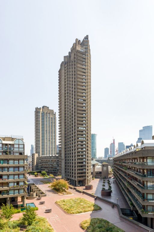 3 bed flat for sale in Barbican, London EC2Y, £2,250,000