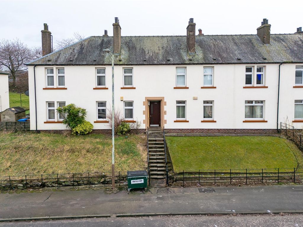 3 bed flat for sale in Barnes Avenue, Dundee DD4, £110,000