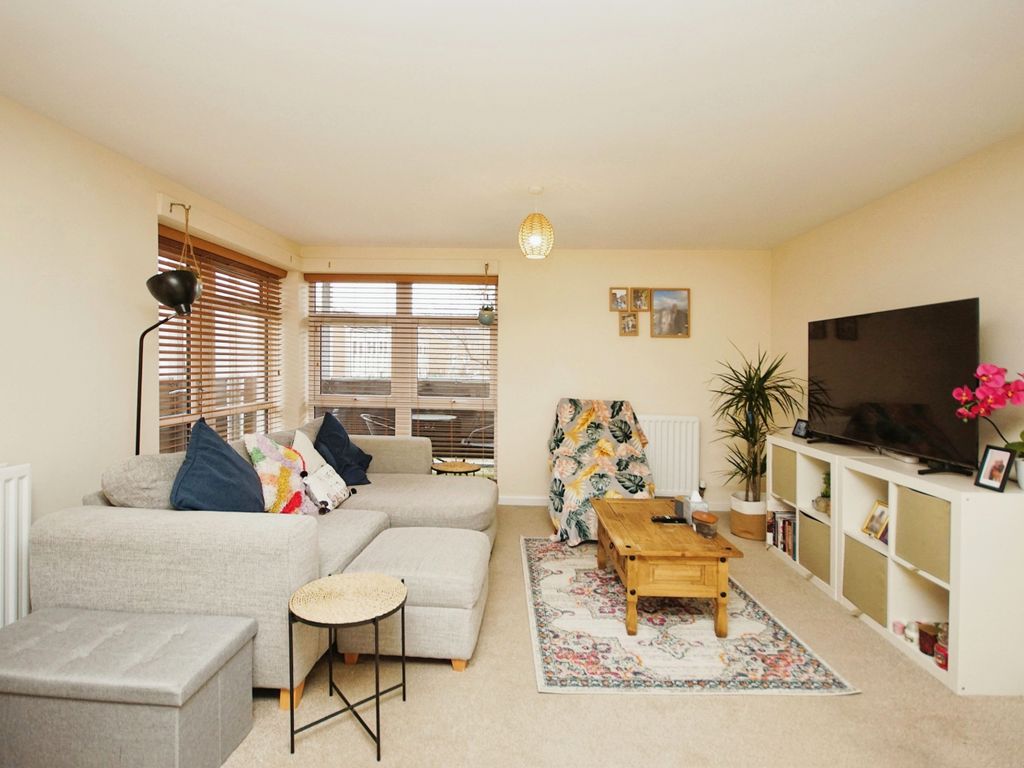 2 bed flat for sale in Wood Street, Bristol, Avon BS34, £250,000