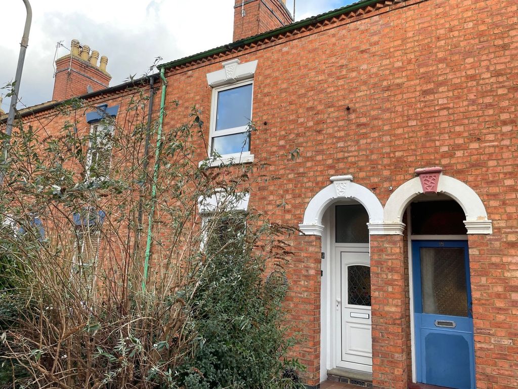 3 bed terraced house for sale in Oxford Street, Wolverton, Milton Keynes MK12, £325,000