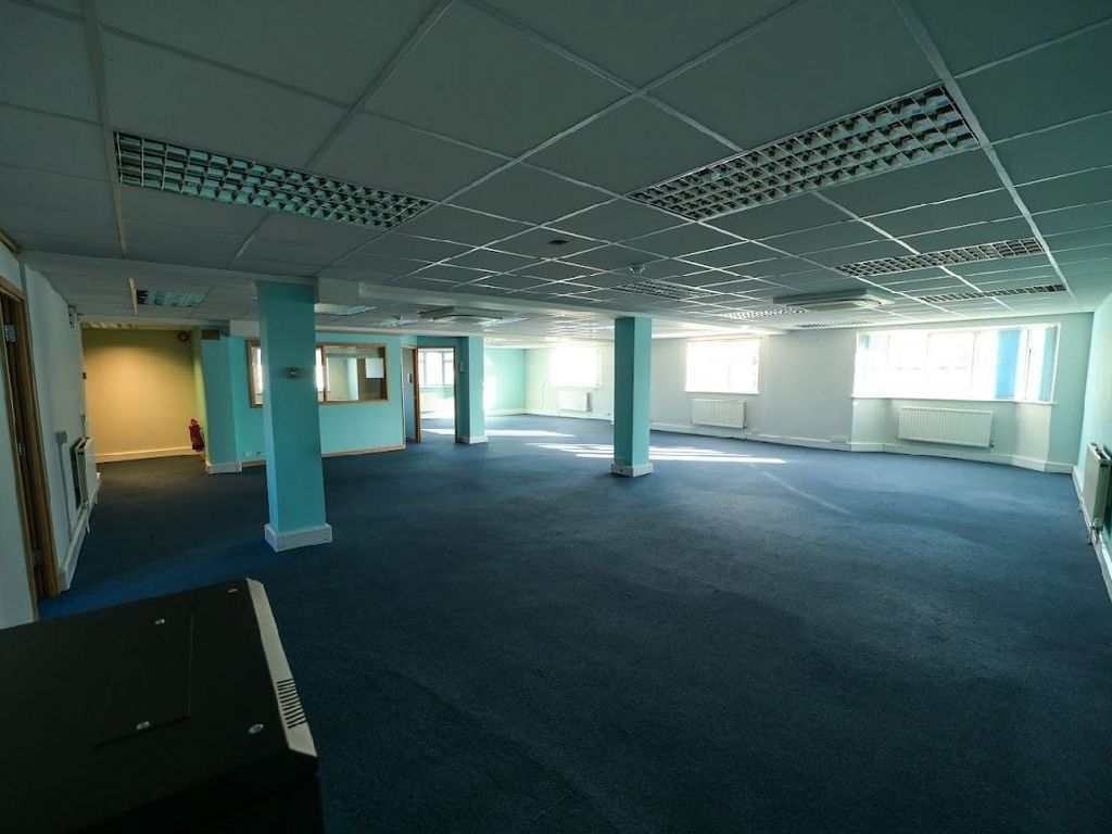 Office to let in High Street, Slough, Berkshire SL3, £37,000 pa