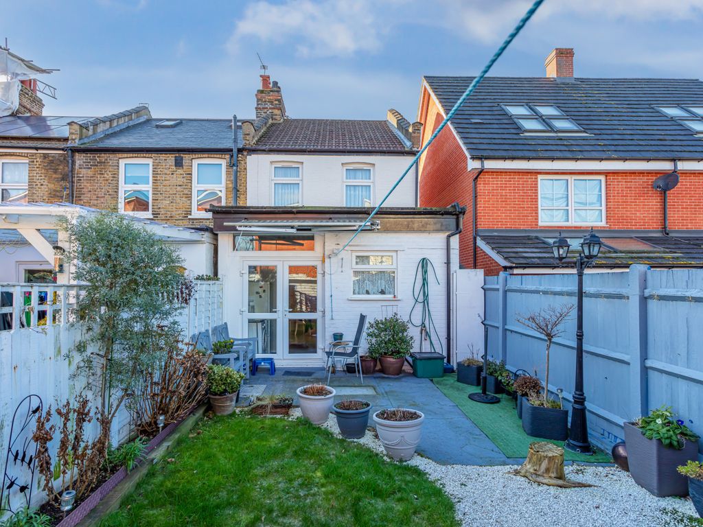 3 bed end terrace house for sale in Seaton Road, Mitcham CR4, £425,000