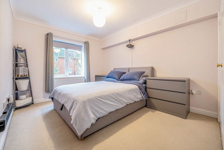 1 bed flat for sale in Ashdene Gardens, Reading, Berkshire RG30, £95,000