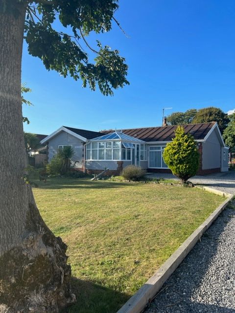 3 bed detached bungalow for sale in The Links, Burry Port SA16, £499,995