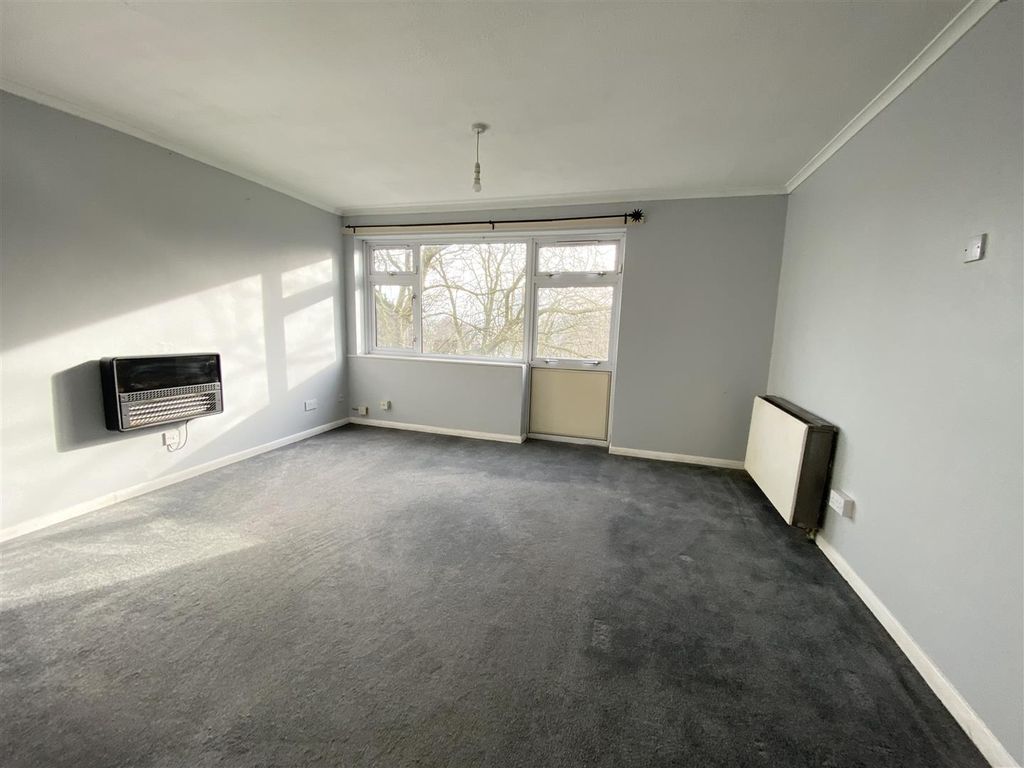 2 bed flat for sale in Leicester Row, Coventry CV1, £125,000