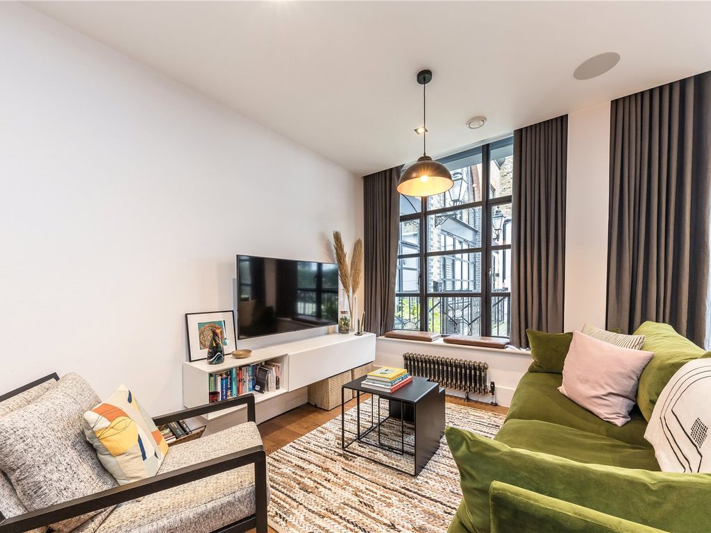 1 bed flat for sale in Old Town, London SW4, £600,000