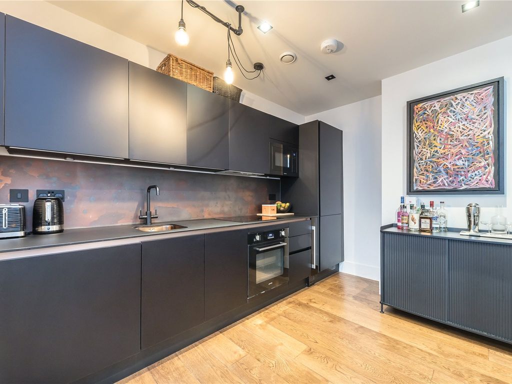 1 bed flat for sale in Old Town, London SW4, £600,000