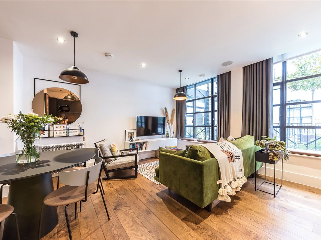 1 bed flat for sale in Old Town, London SW4, £600,000