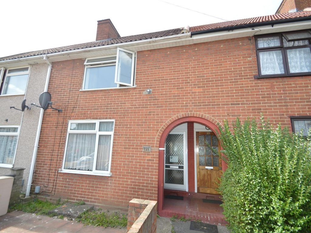 2 bed terraced house to rent in Markyate Road, Becontree, Dagenham RM8, £1,700 pcm