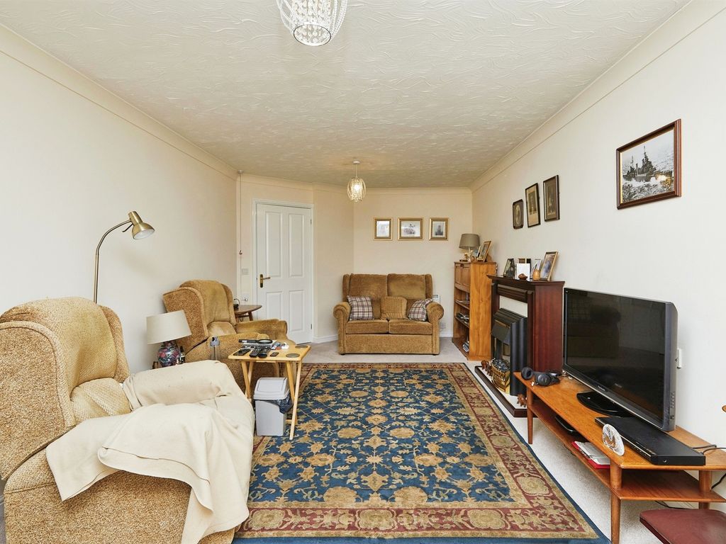 1 bed flat for sale in Kedleston Road, Allestree, Derby DE22, £75,000