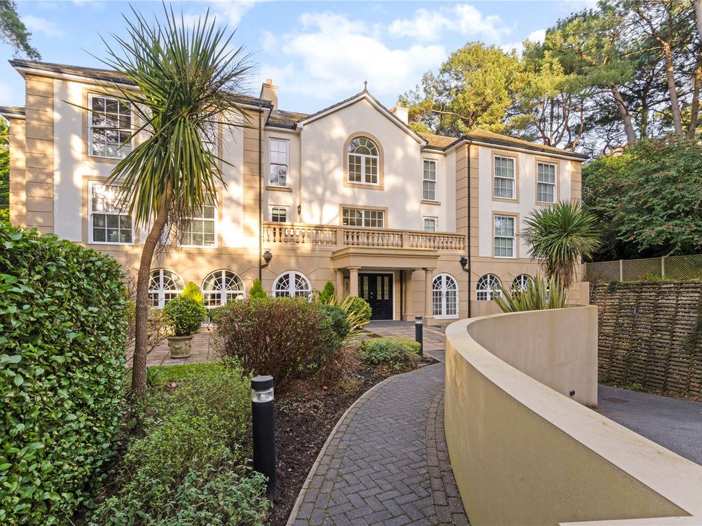 2 bed flat for sale in Lilliput Road, Poole, Dorset BH14, £475,000