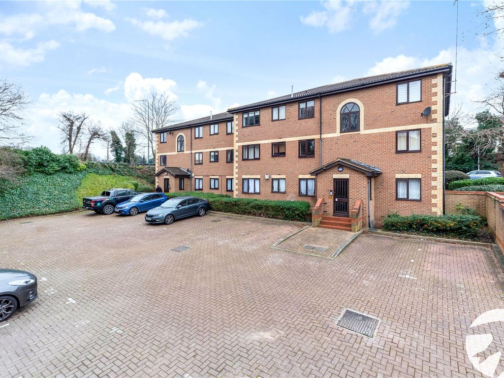 1 bed flat for sale in Winston Close, Greenhithe DA9, £150,000