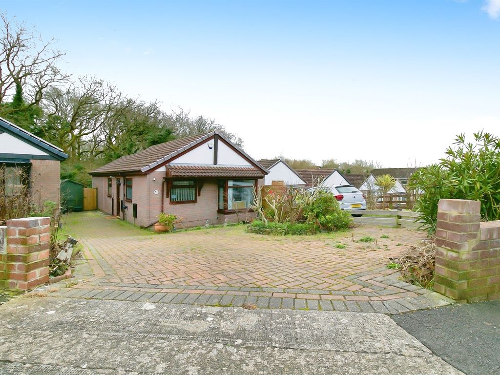 2 bed detached bungalow for sale in Usk Way, Barry CF62, £325,000