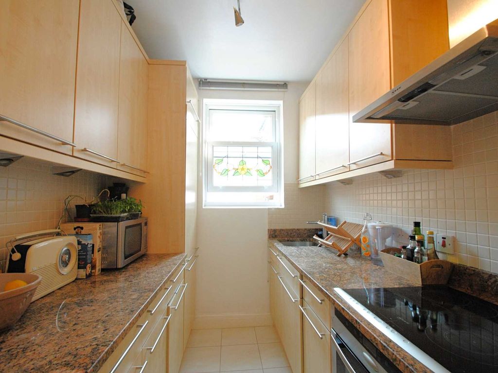 1 bed flat to rent in Hampden Road, Hornsey N8, £1,300 pcm
