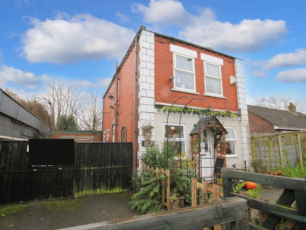 2 bed detached house for sale in Park Road South, 62 Park Road South WA12, £300,000