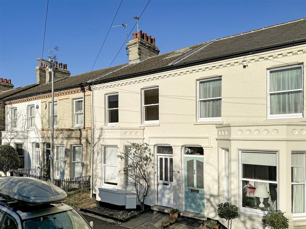 3 bed terraced house for sale in Chedworth Street, Cambridge CB3, £850,000