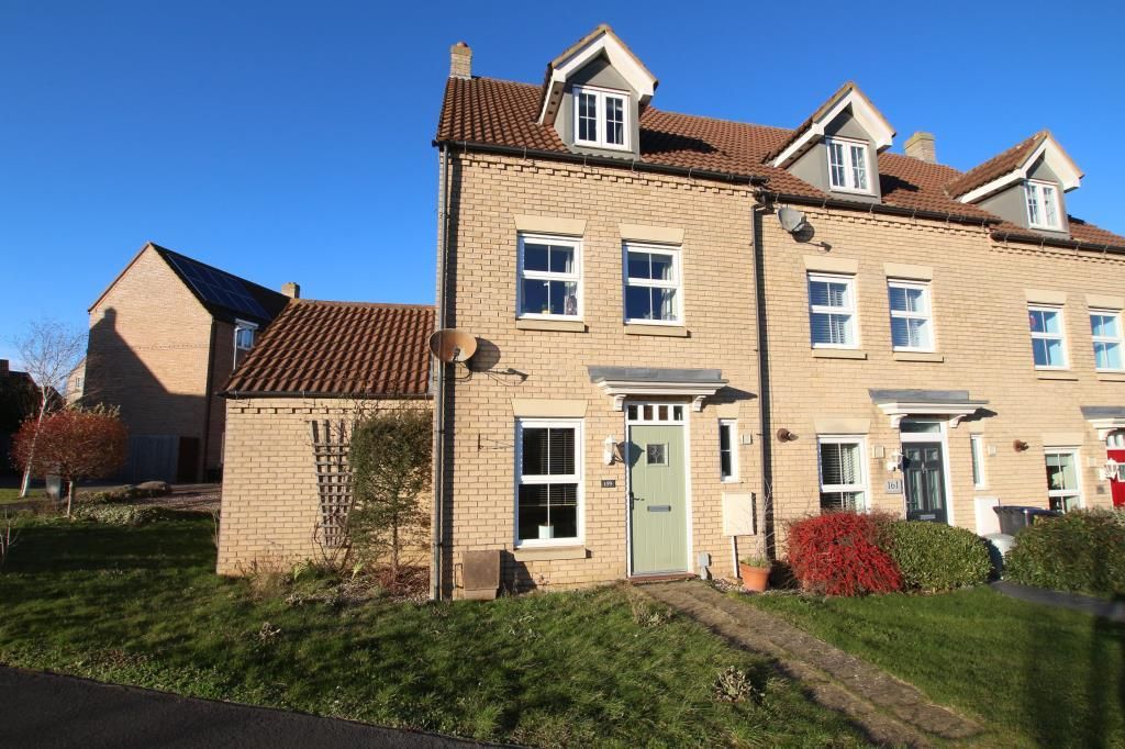 3 bed town house for sale in Kings Avenue, Ely CB7, £335,000