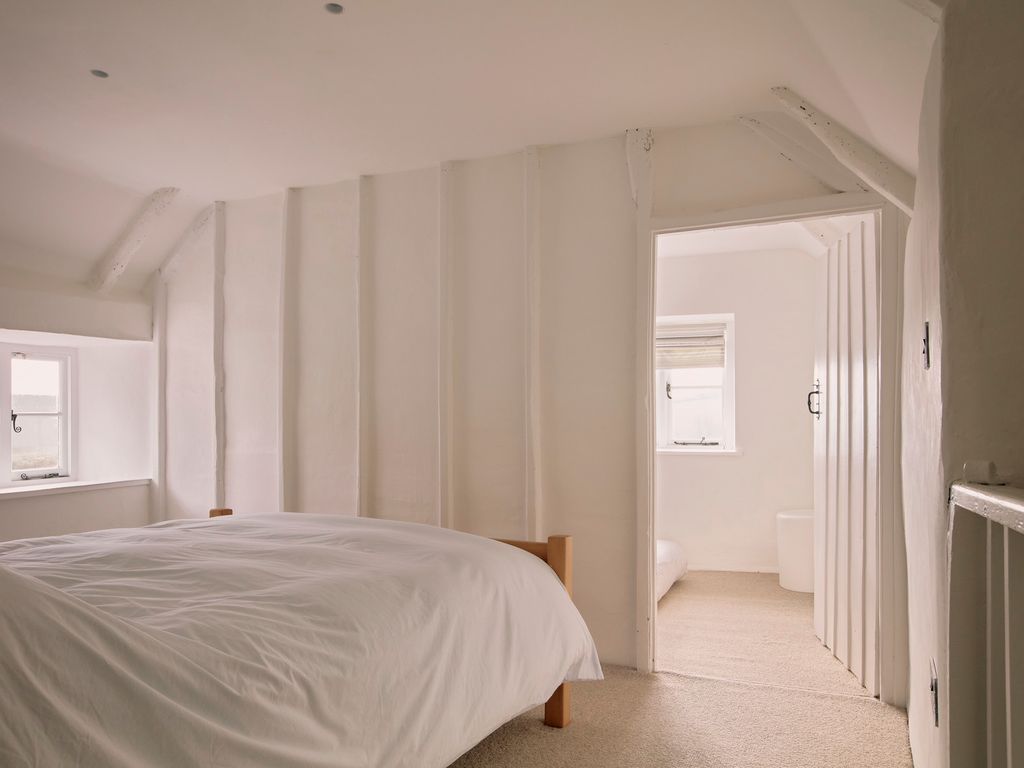 2 bed detached house for sale in Aveton Gifford, Kingsbridge, Devon TQ7, £585,000