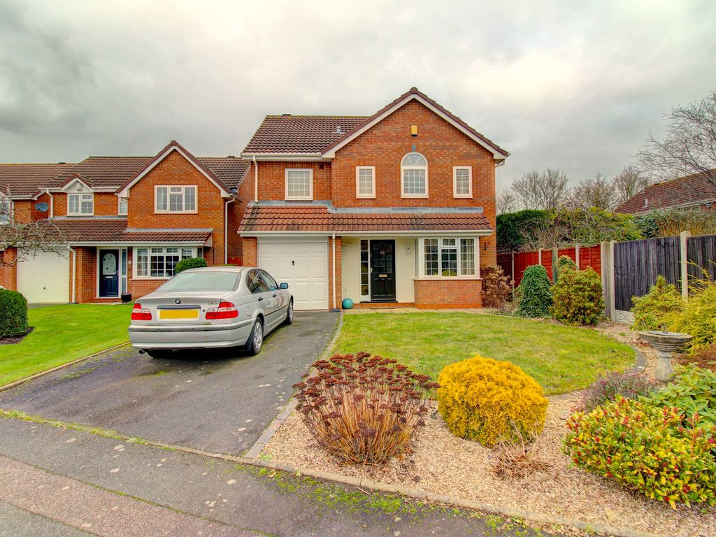 4 bed detached house for sale in Hampshire Close, Tamworth B78, £360,000