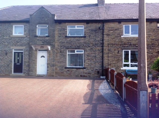 3 bed terraced house to rent in Ryshworth Avenue, Bingley BD16, £825 pcm